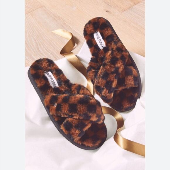 NEW Minnetonka Esme Slippers Checkerboard Faux Fur Open Toe Size 6 - Picture 1 of 9